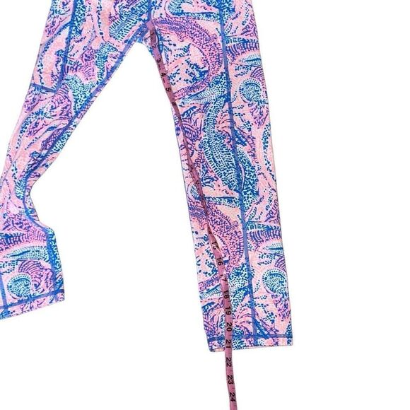 Lilly Pulitzer Luxletic Weekender Leggings Maybe Gator Cropped Athletic size XS - Picture 5 of 6